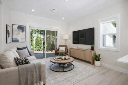Mudroom Photo of 413 Seventh Avenue, New Westminster, BC
