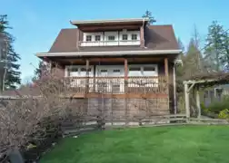 5160 Bay Road, Sechelt, BC