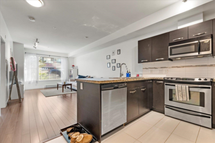 Kitchen Photo of 105 33539 Holland Avenue, Abbotsford, BC