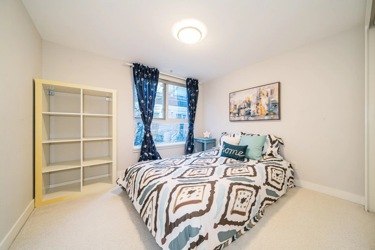 Walk-In Closet Photo of 311 5555 Dunbar Street, Vancouver, BC