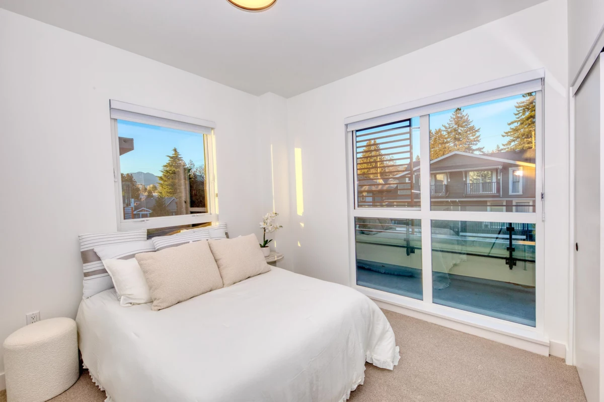 Guest Bathroom Photo of 368 422 E 3rd Street, North Vancouver, BC