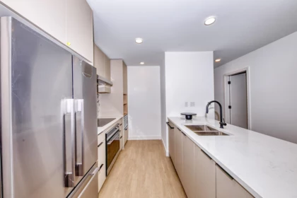 Kitchen Photo of 368 422 E 3rd Street, North Vancouver, BC