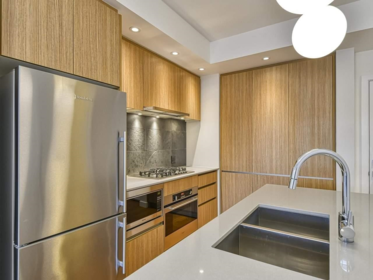Kitchen Island Photo of 503 516 Foster Avenue, Coquitlam, BC