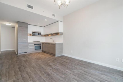 Kitchen Island Photo of 3104 4485 Skyline Drive, Burnaby, BC