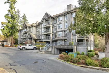 109 33338 E Bourquin Crescent, Abbotsford, BC, Abbotsford — Apartment/Condo for sale