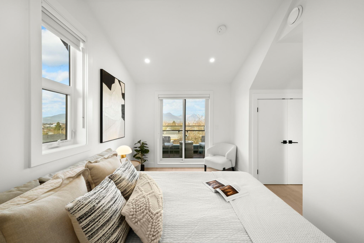 Entry Foyer Photo of 3192 E 23rd Avenue, Vancouver, BC