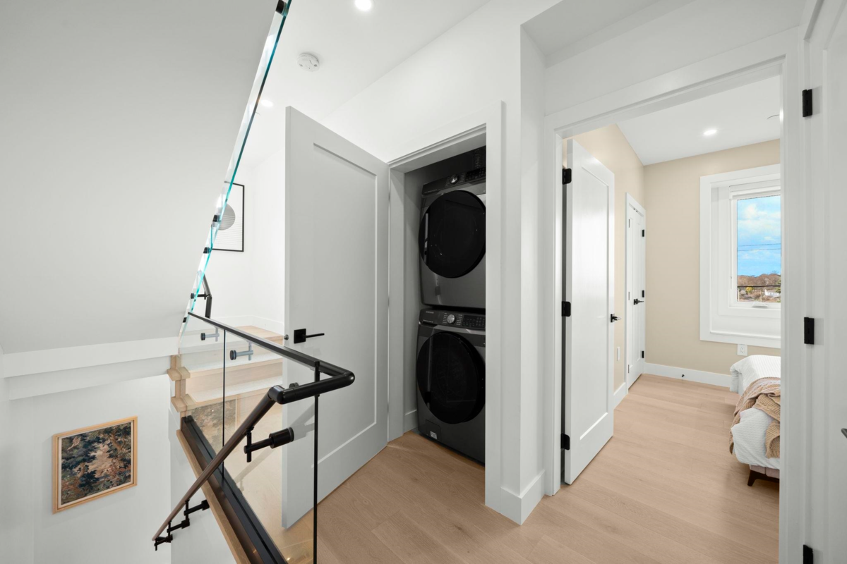 Guest Bathroom Photo of 3192 E 23rd Avenue, Vancouver, BC