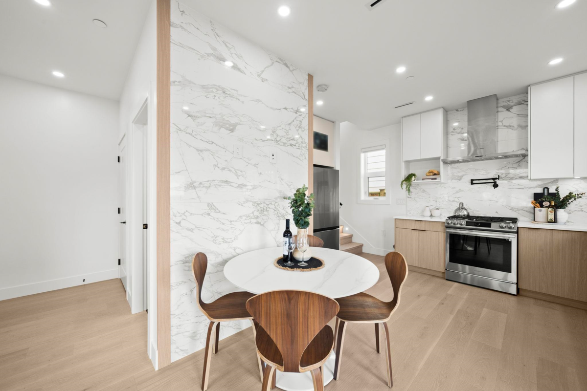 Kitchen Island Photo of 3192 E 23rd Avenue, Vancouver, BC