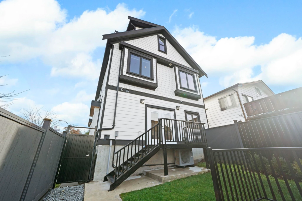 Outdoor Kitchen Photo of 3192 E 23rd Avenue, Vancouver, BC