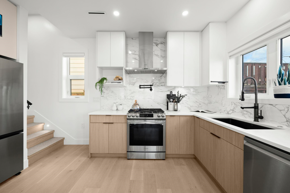 Primary Bathroom Photo of 3192 E 23rd Avenue, Vancouver, BC