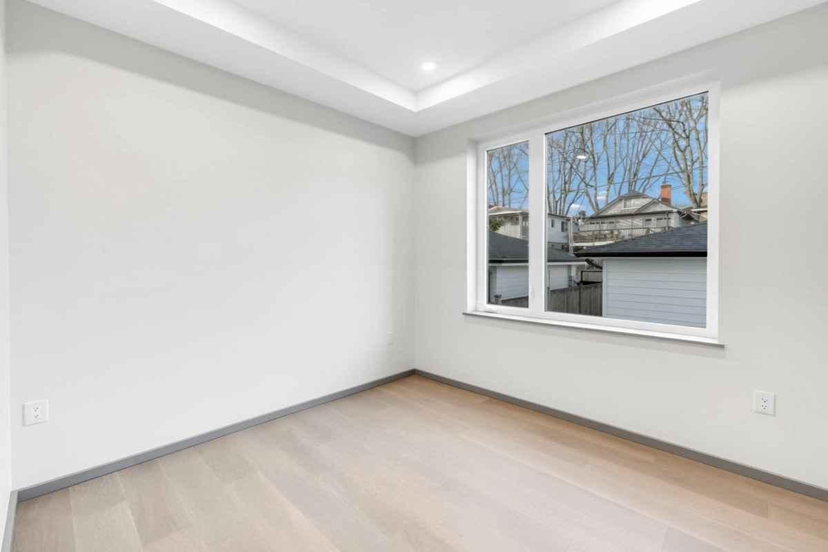 Laundry Room Photo of 2 3547 E Georgia Street, Vancouver, BC