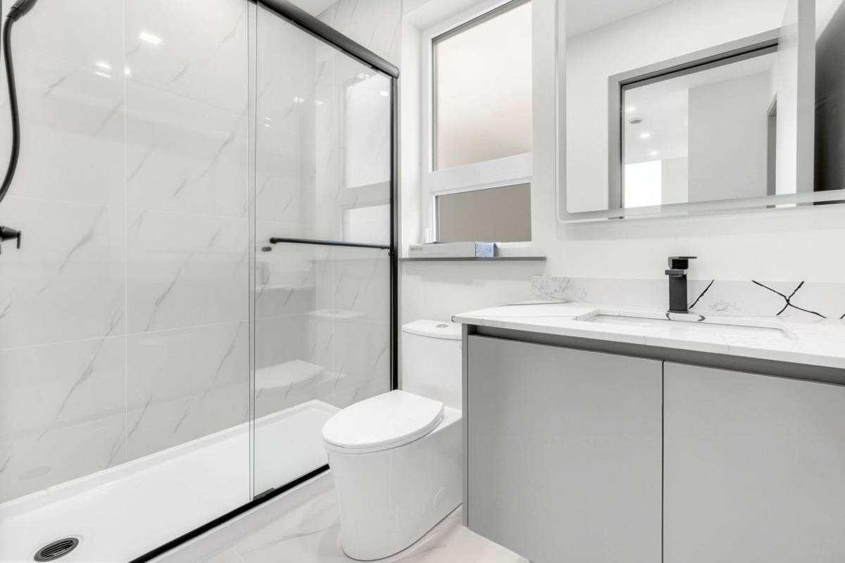 Office / Den Photo of 2 3547 E Georgia Street, Vancouver, BC