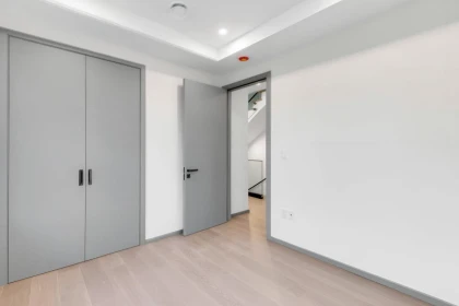 Entry Foyer Photo of 2 3547 E Georgia Street, Vancouver, BC