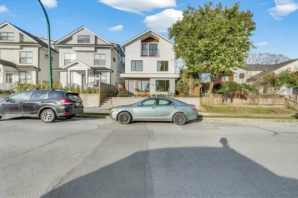 2 3547 E Georgia Street, Vancouver, BC, Vancouver — Half Duplex for sale