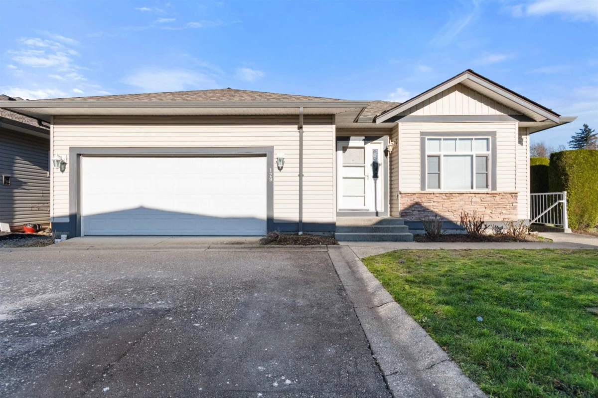 Exterior Front Photo of 129 33751 7th Avenue, Mission, BC