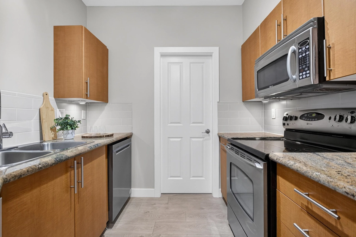 Kitchen Island Photo of 311 2478 Shaughnessy Street, Port Coquitlam, BC