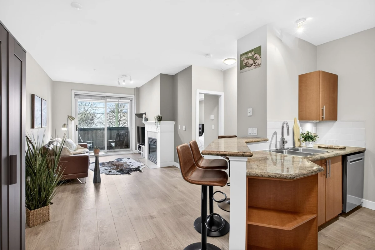 Living Room Photo of 311 2478 Shaughnessy Street, Port Coquitlam, BC