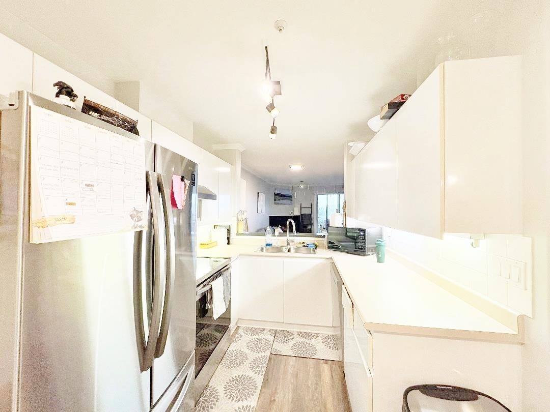 Breakfast Nook Photo of 307 210 Carnarvon Street, New Westminster, BC