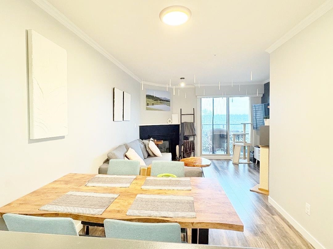 Family Room Photo of 307 210 Carnarvon Street, New Westminster, BC