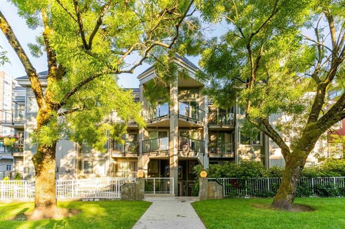 Hallway Photo of 307 210 Carnarvon Street, New Westminster, BC