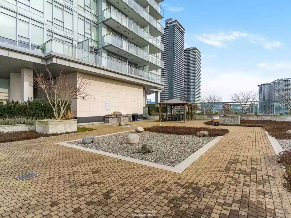 Front Yard Photo of 4601 4485 Skyline Drive, Burnaby, BC