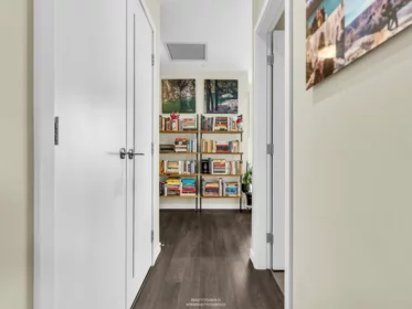 Hallway Photo of 4601 4485 Skyline Drive, Burnaby, BC