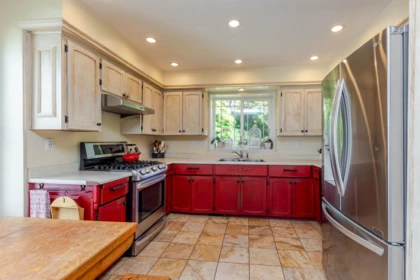 Breakfast Nook Photo of 35210 Rockwell Drive, Abbotsford, BC