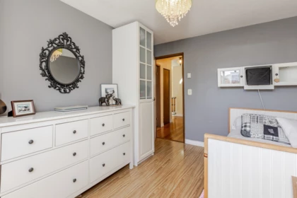 Guest Bathroom Photo of 35210 Rockwell Drive, Abbotsford, BC