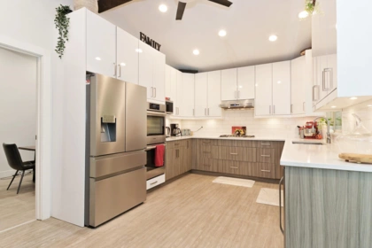 Kitchen Island Photo of 4925 198b Street, Langley, BC