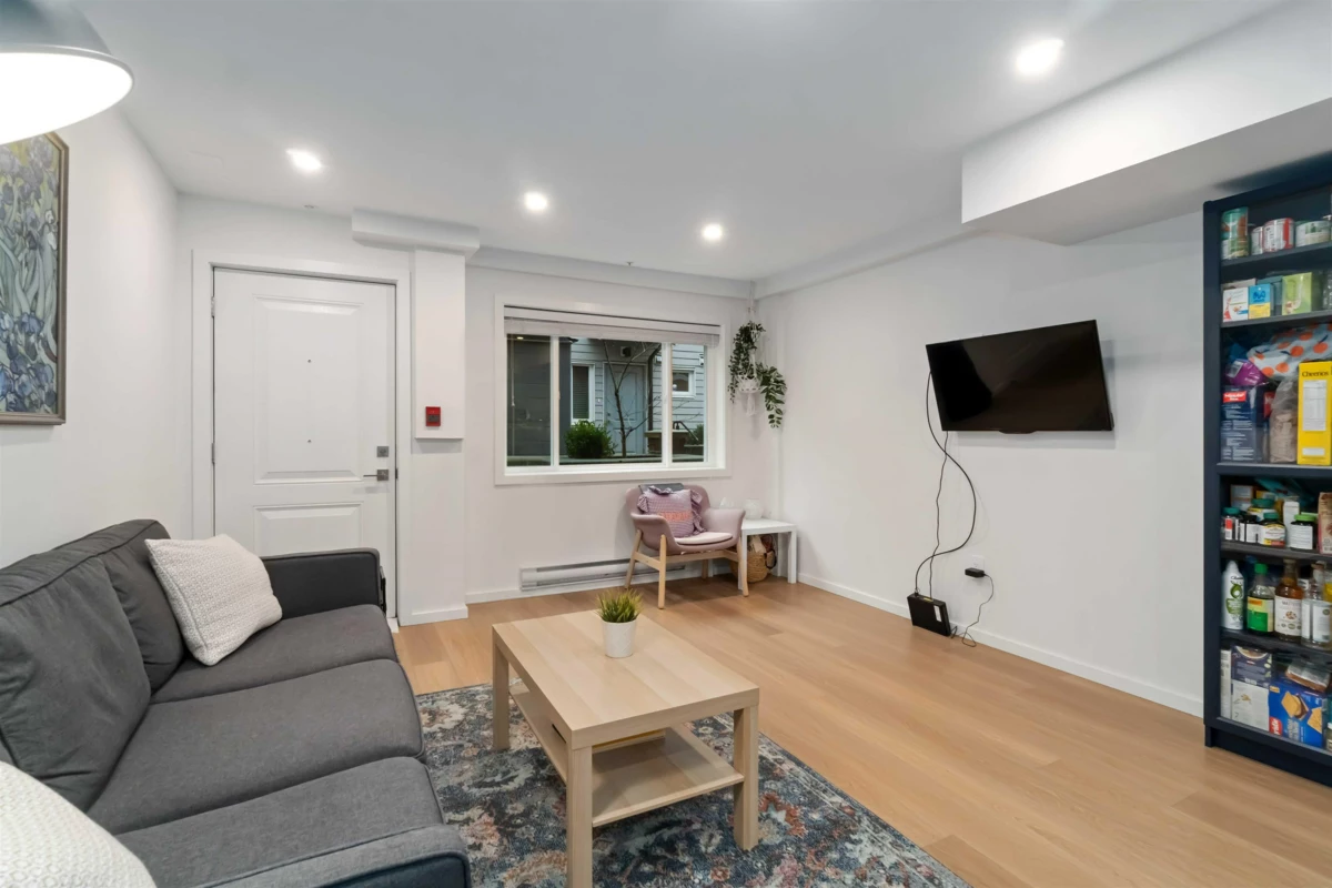 Garden / Landscaping Photo of 3623 Rae Avenue, Vancouver, BC