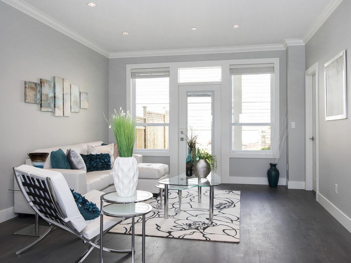 Living Room Photo of 1927 River Drive, New Westminster, BC