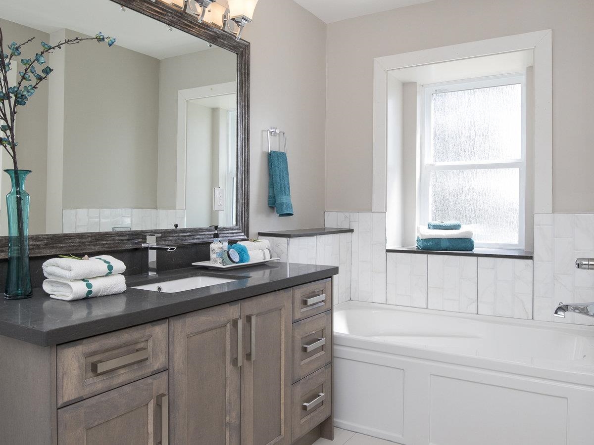 Primary Bedroom Photo of 1927 River Drive, New Westminster, BC