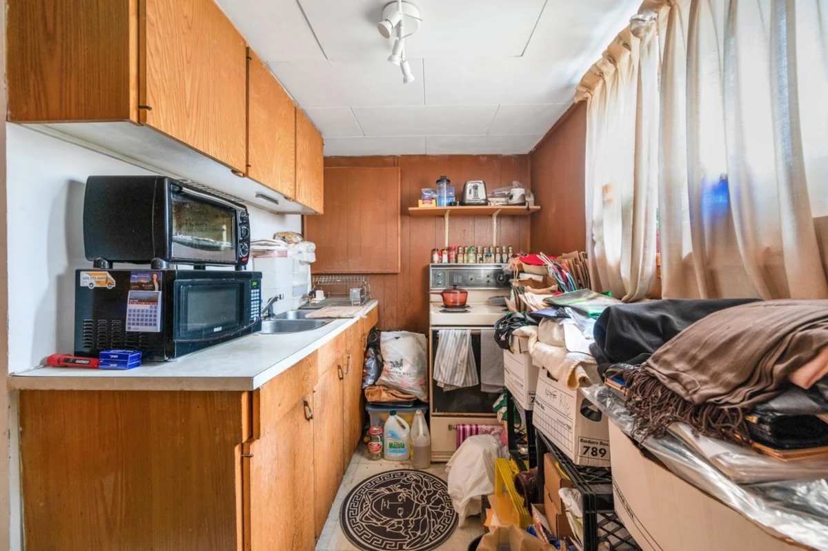 Family Room Photo of 2566 Venables Street, Vancouver, BC