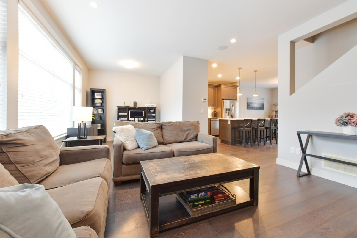 Breakfast Nook Photo of 17 3303 Rosemary Heights Crescent, Surrey, BC