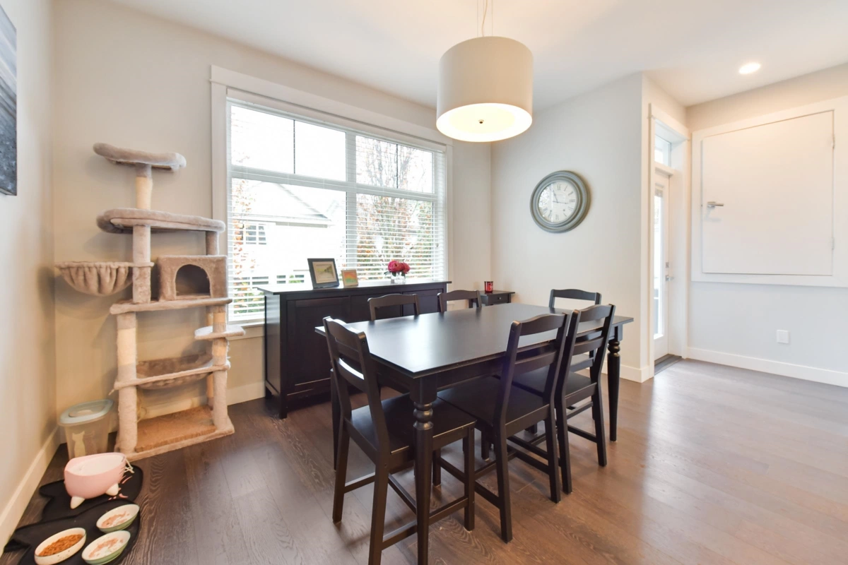 Dining Area Photo of 17 3303 Rosemary Heights Crescent, Surrey, BC