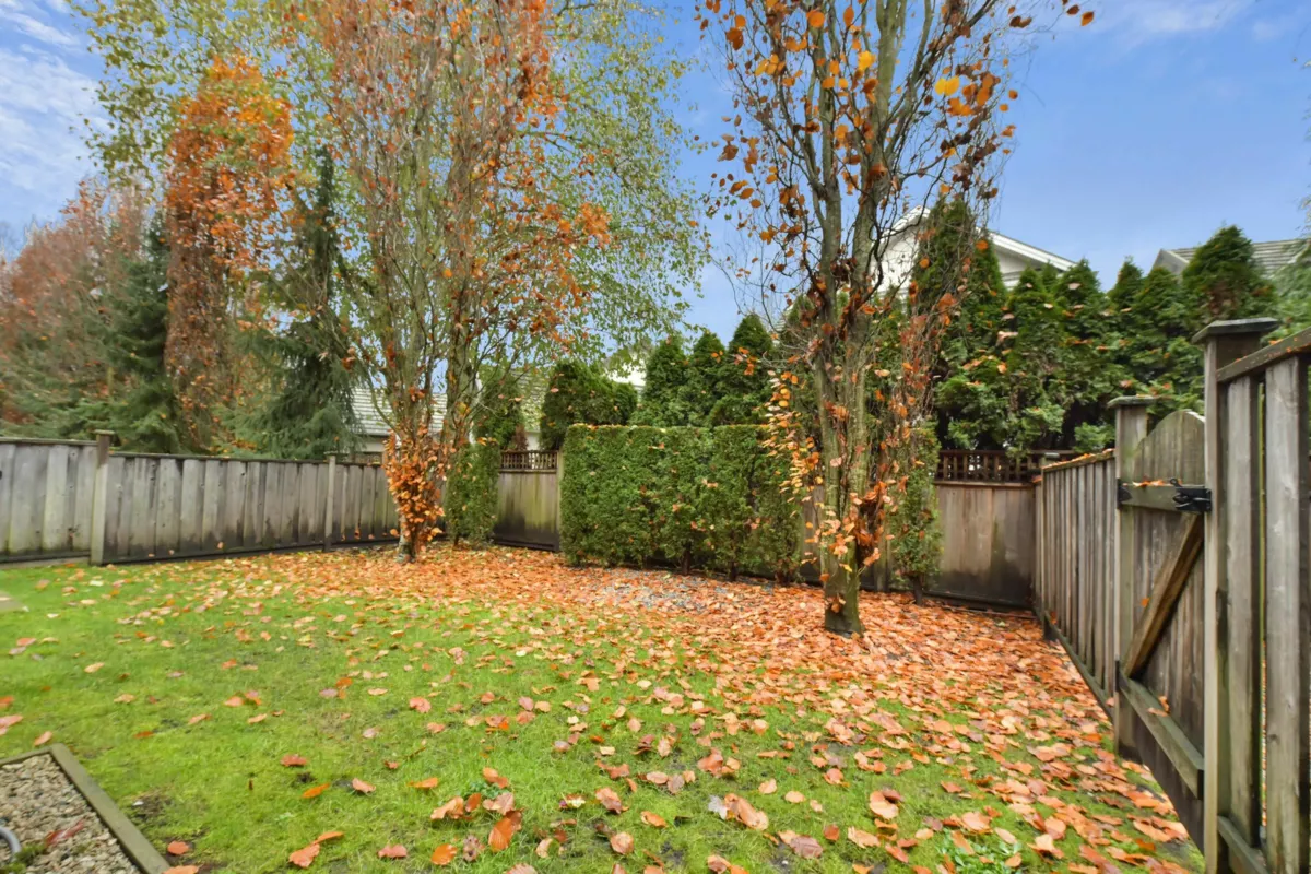 Garage Interior Photo of 17 3303 Rosemary Heights Crescent, Surrey, BC