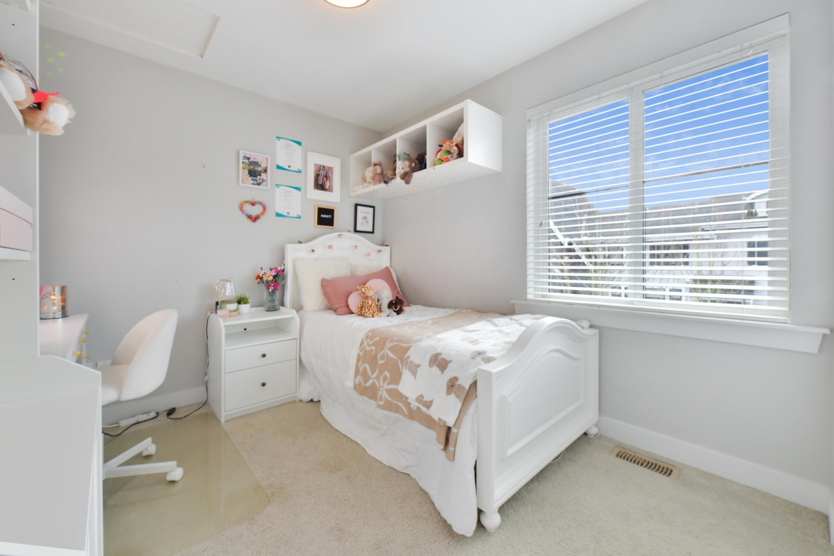 Loft / Bonus Room Photo of 17 3303 Rosemary Heights Crescent, Surrey, BC