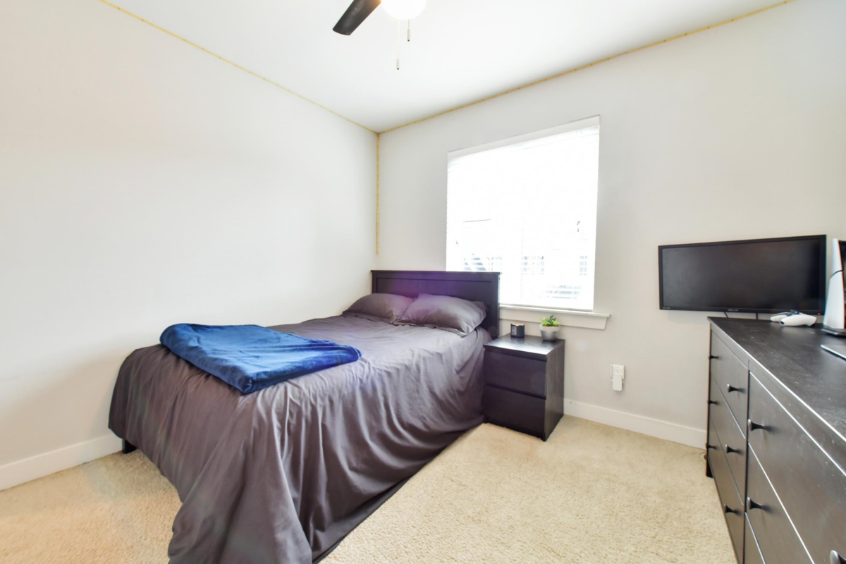 Powder Room Photo of 17 3303 Rosemary Heights Crescent, Surrey, BC