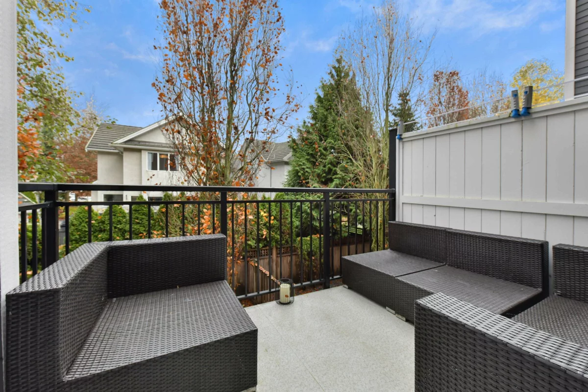 Staircase Photo of 17 3303 Rosemary Heights Crescent, Surrey, BC