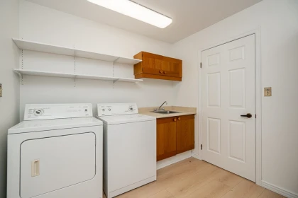Powder Room Photo of 14815 Hardie Avenue, White Rock, BC