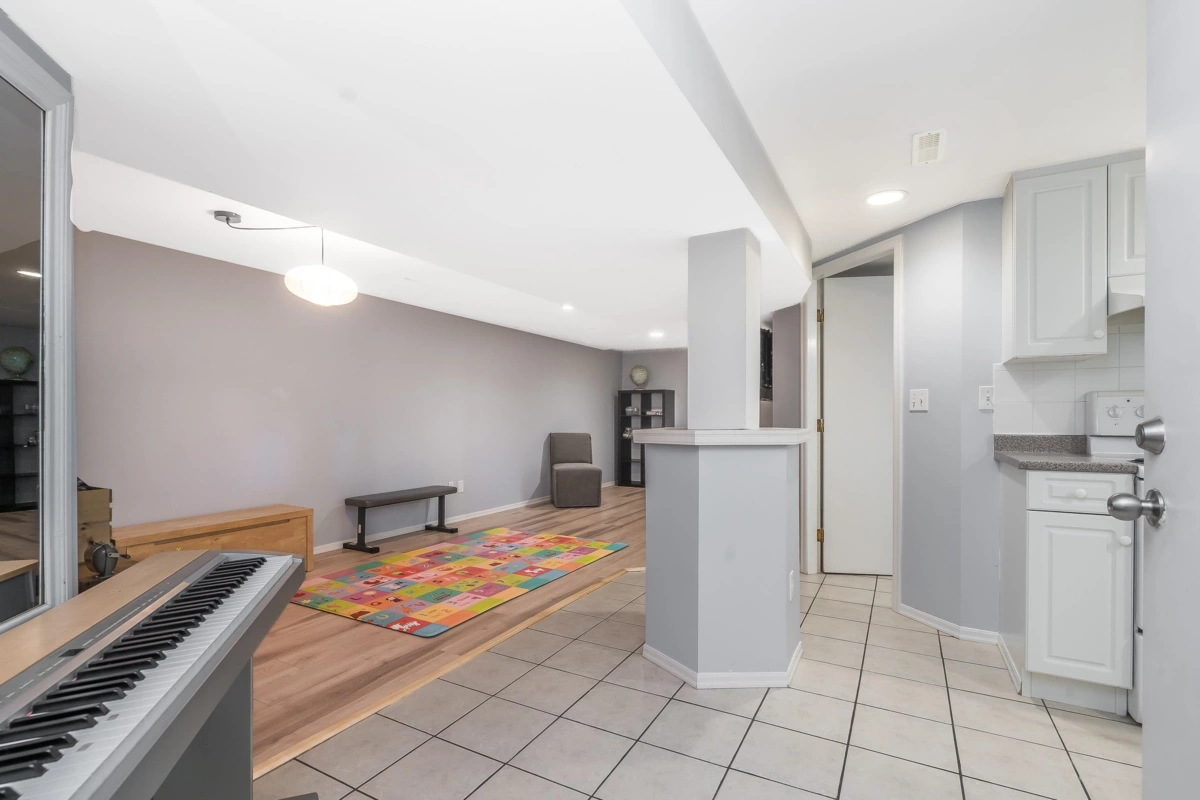 Entry Foyer Photo of 14780 32 Avenue, Surrey, BC