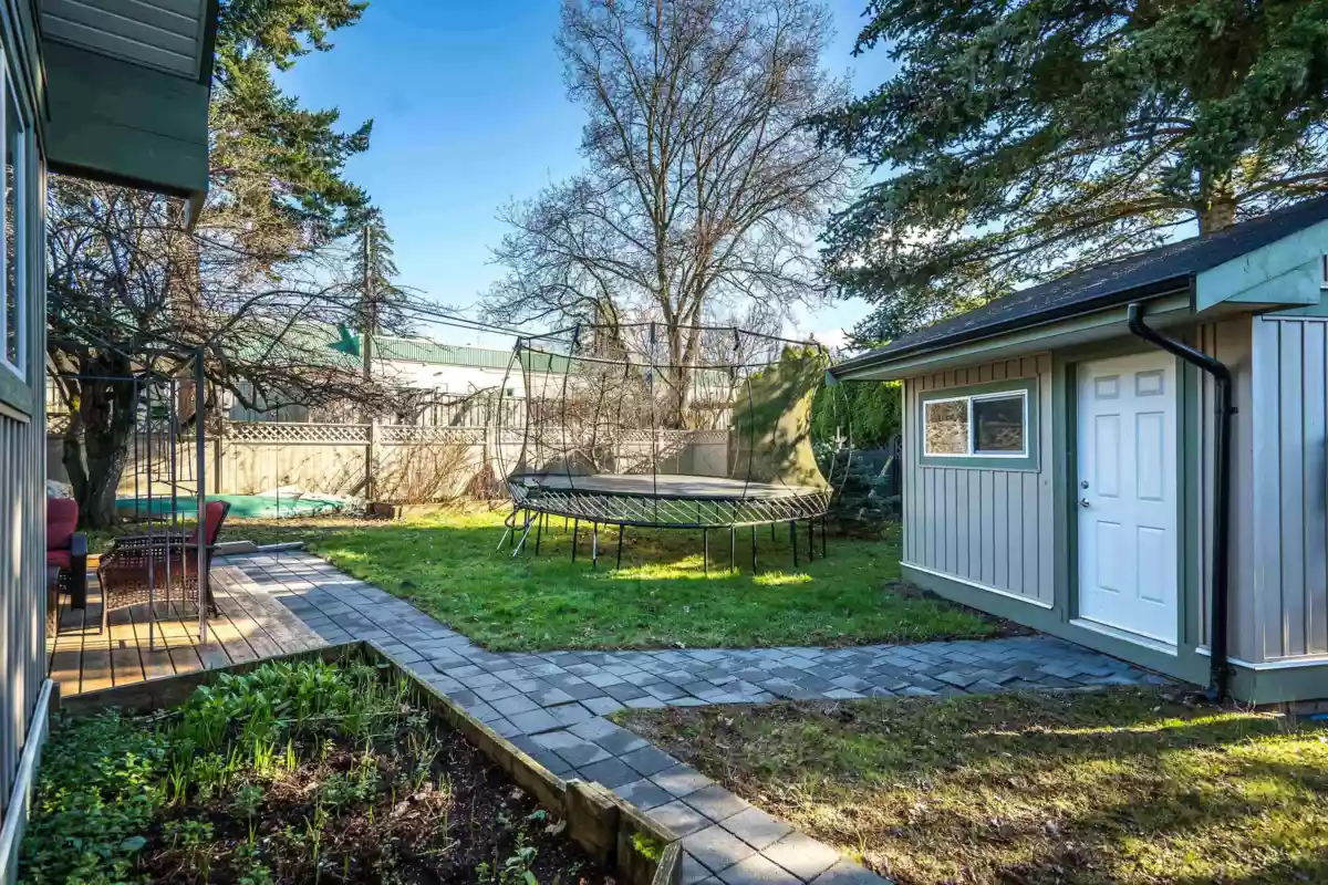 Front Yard Photo of 14780 32 Avenue, Surrey, BC