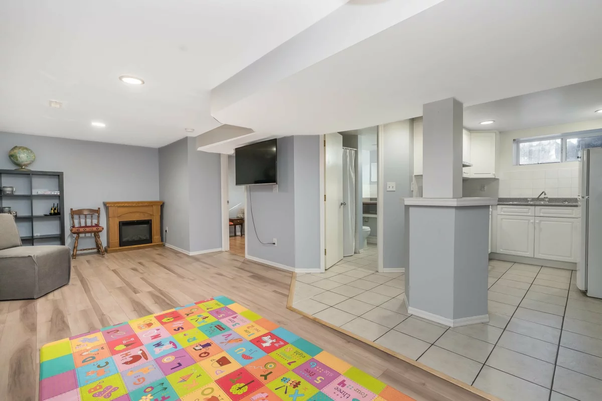 Hallway Photo of 14780 32 Avenue, Surrey, BC