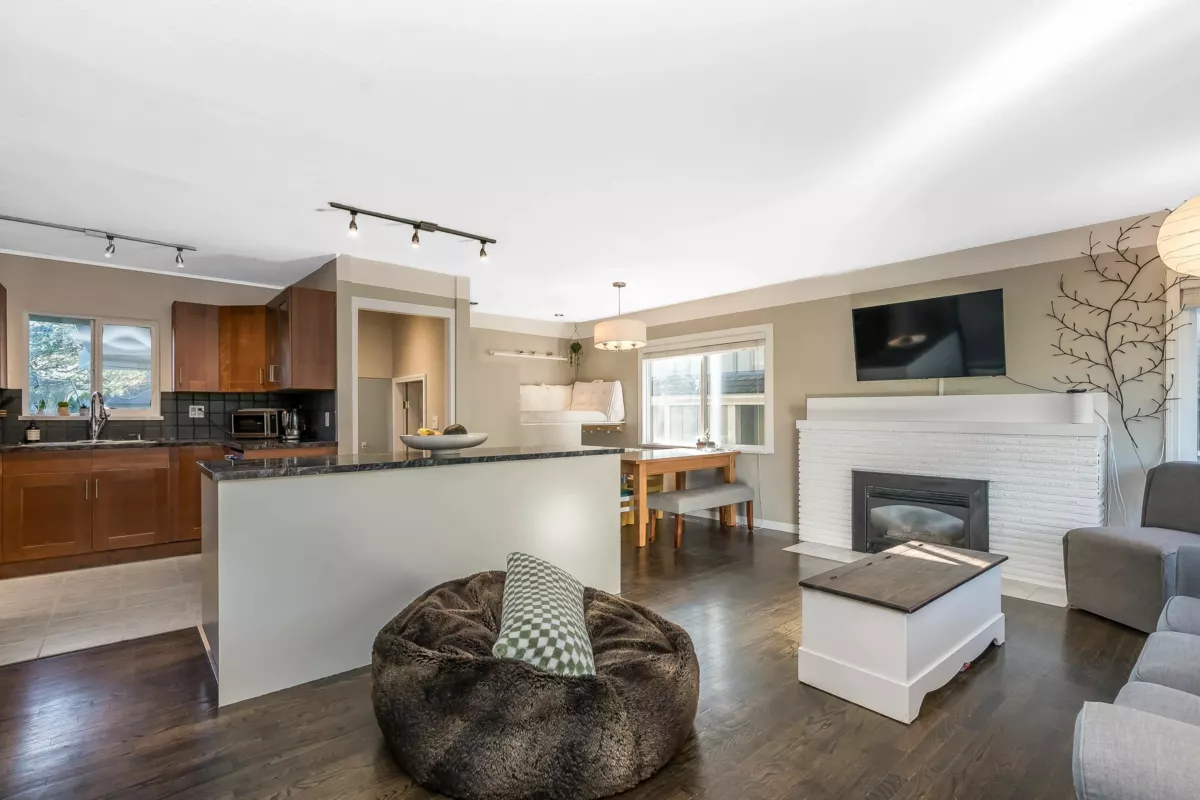 Living Room Photo of 14780 32 Avenue, Surrey, BC