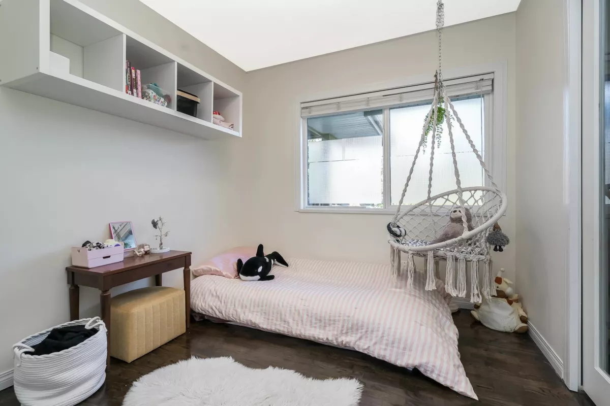 Powder Room Photo of 14780 32 Avenue, Surrey, BC