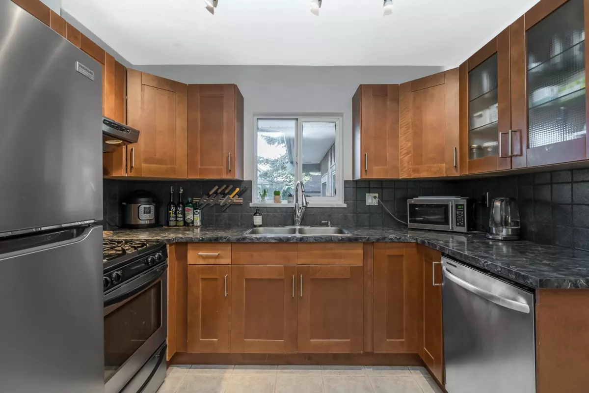 Primary Bathroom Photo of 14780 32 Avenue, Surrey, BC