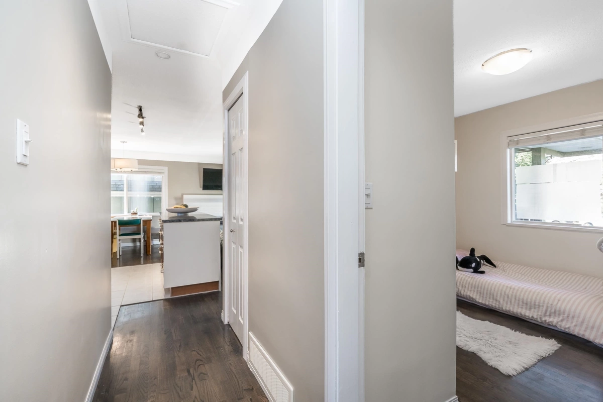 Walk-In Closet Photo of 14780 32 Avenue, Surrey, BC