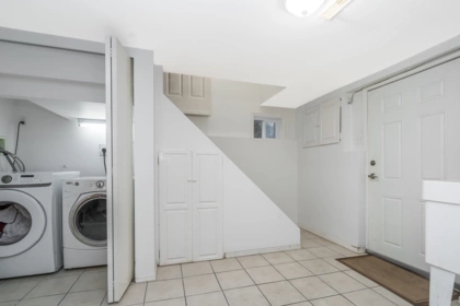 Laundry Room Photo of 14780 32 Avenue, Surrey, BC