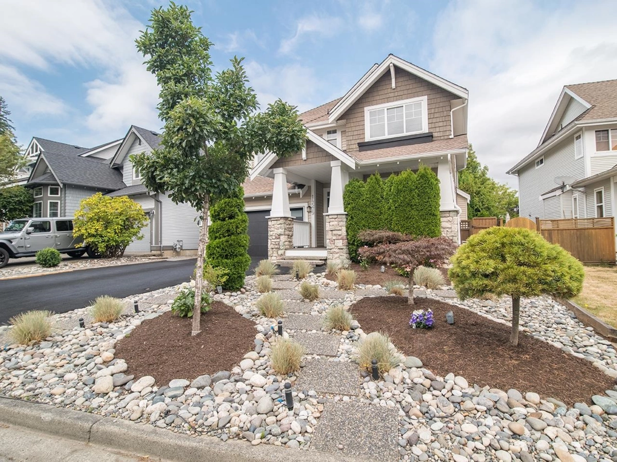 Hot Tub / Spa Photo of 14579 33b Avenue, Surrey, BC