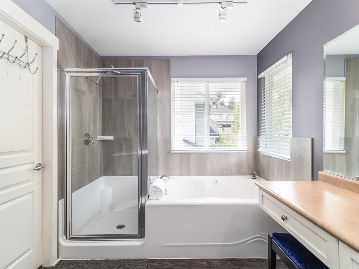 Powder Room Photo of 14579 33b Avenue, Surrey, BC